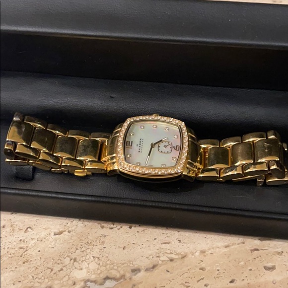 Women’s watch gold - Picture 3 of 3